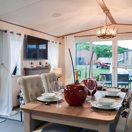 Luxury Boutique Style Lodge With Hot Tub Bridlington Zewnętrze zdjęcie