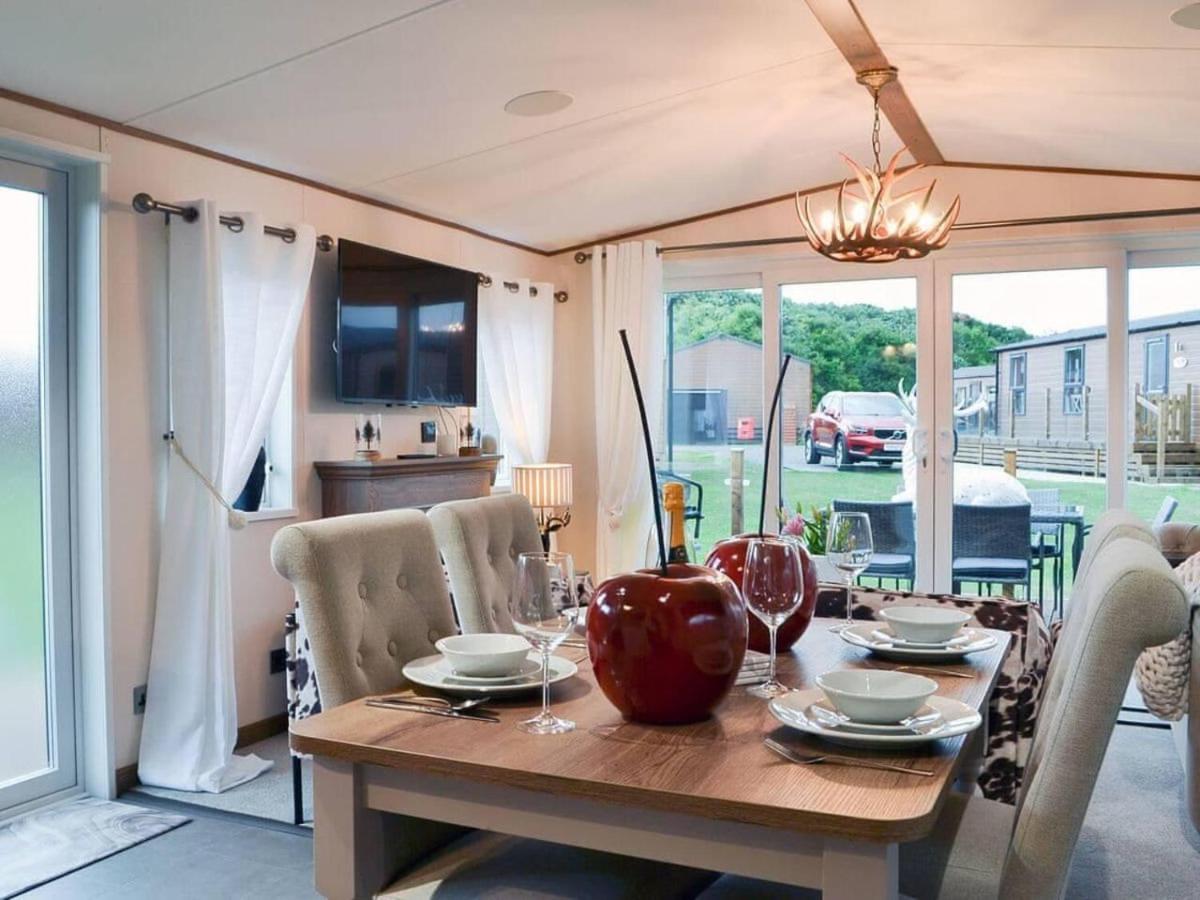 Luxury Boutique Style Lodge With Hot Tub Bridlington Zewnętrze zdjęcie