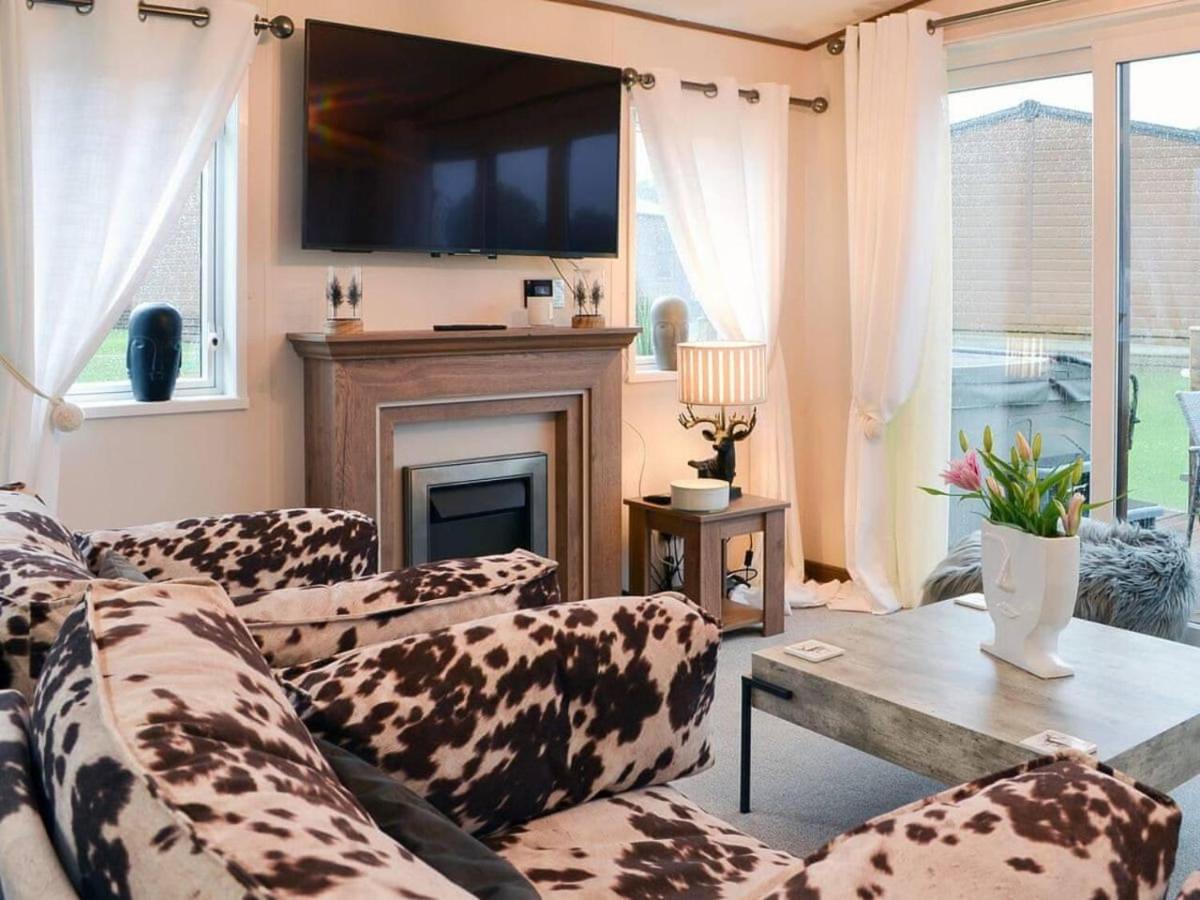 Luxury Boutique Style Lodge With Hot Tub Bridlington Zewnętrze zdjęcie
