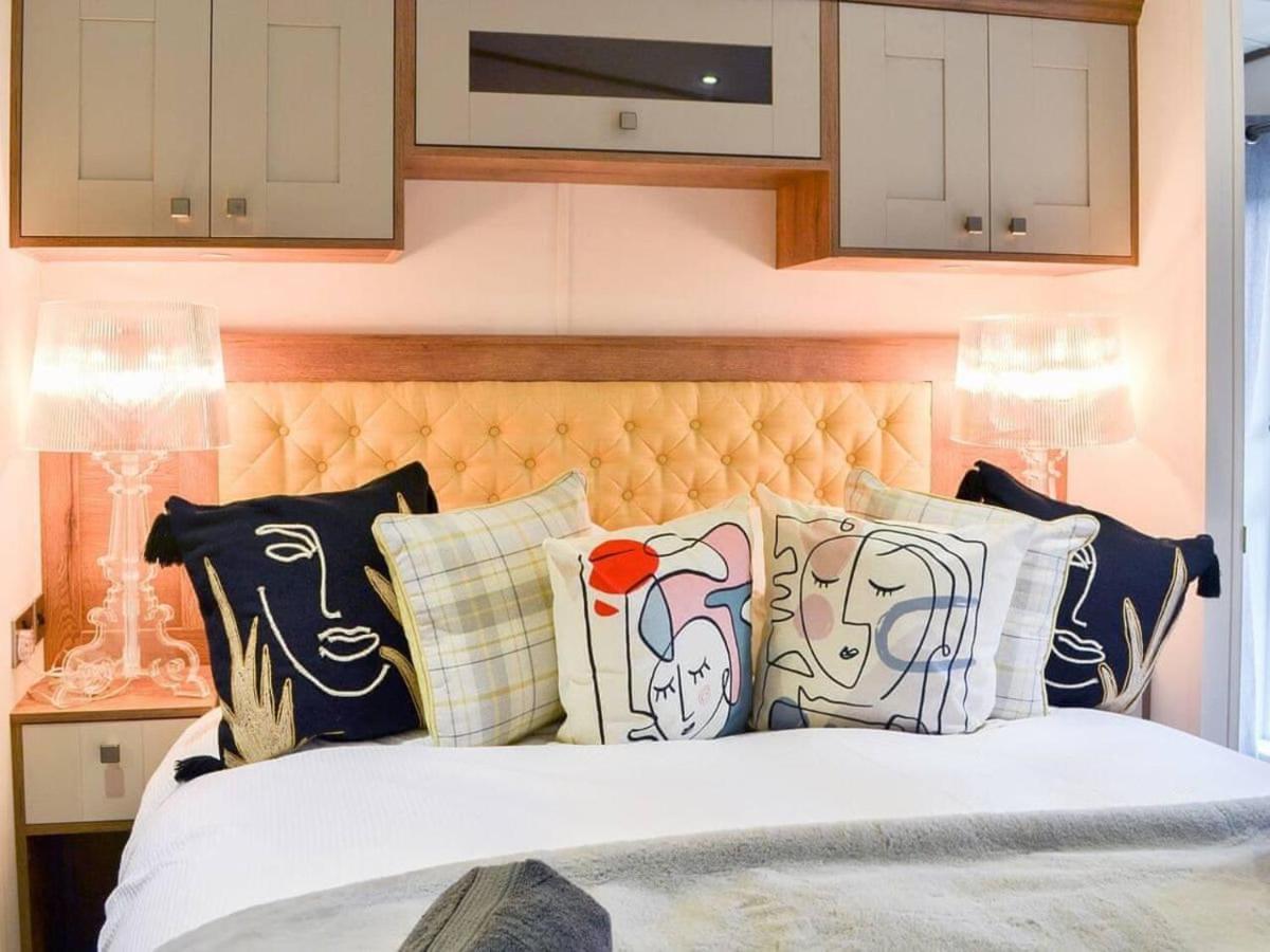 Luxury Boutique Style Lodge With Hot Tub Bridlington Zewnętrze zdjęcie