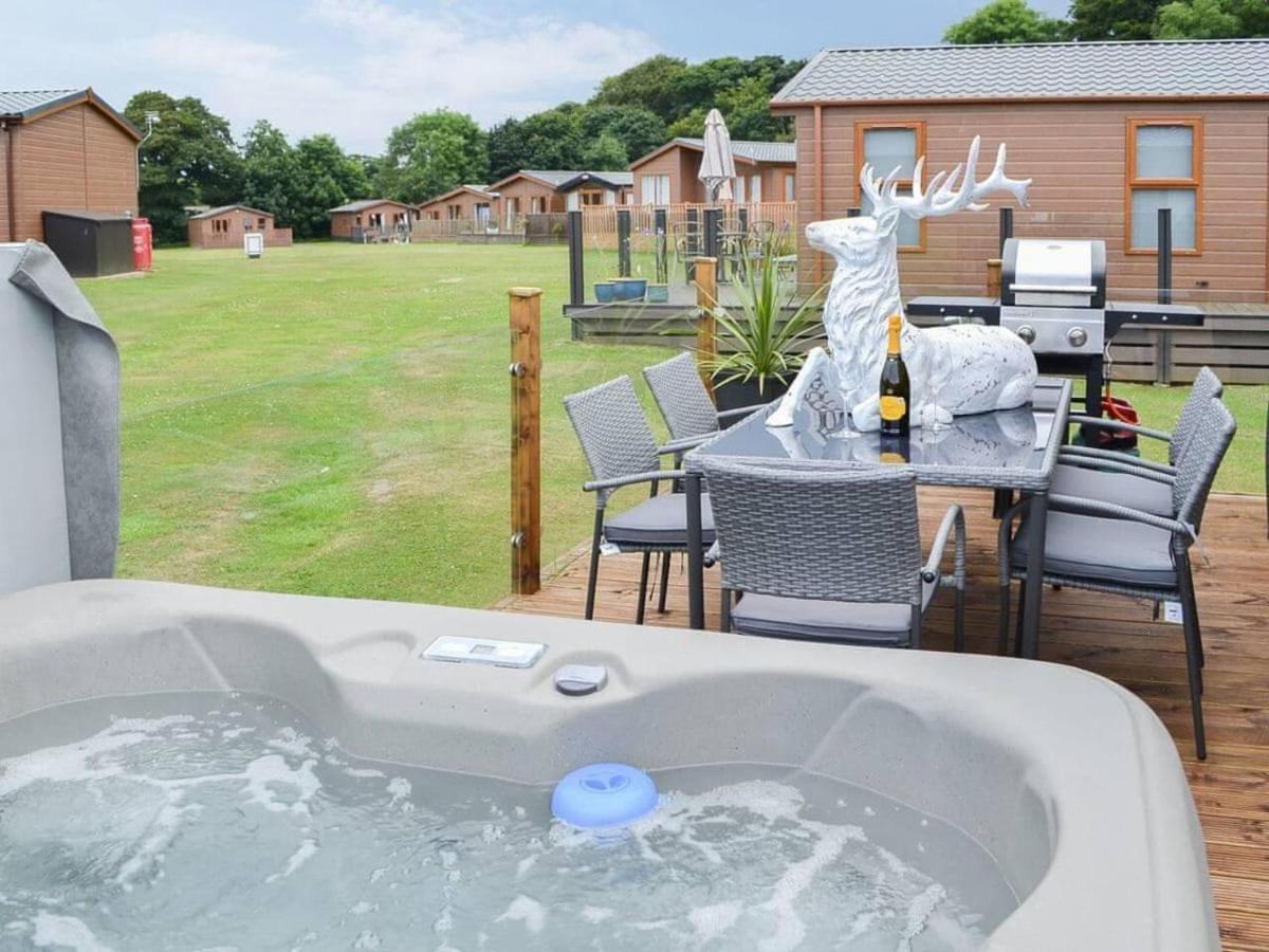Luxury Boutique Style Lodge With Hot Tub Bridlington Zewnętrze zdjęcie